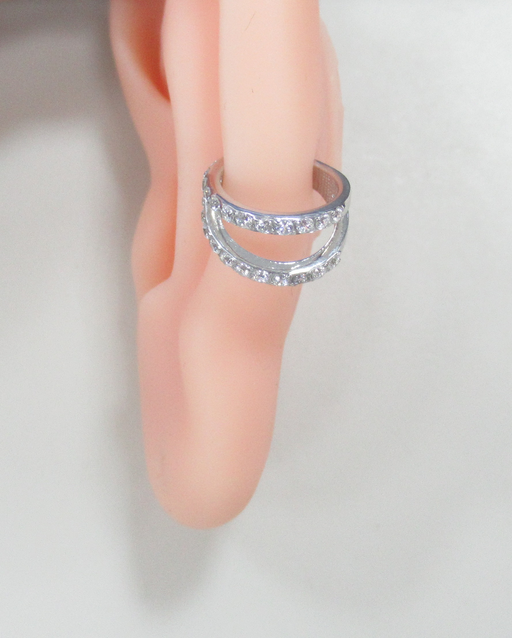 Серебряная серьга-кафф 925 пробы; вставки 26 Фианит бесцв.;